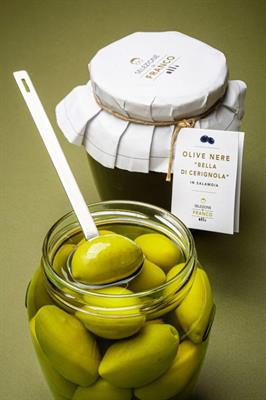 OLIVE NERE INTERE IN SALAMOIA GR. 580 SELEZIONE DI FRANCO